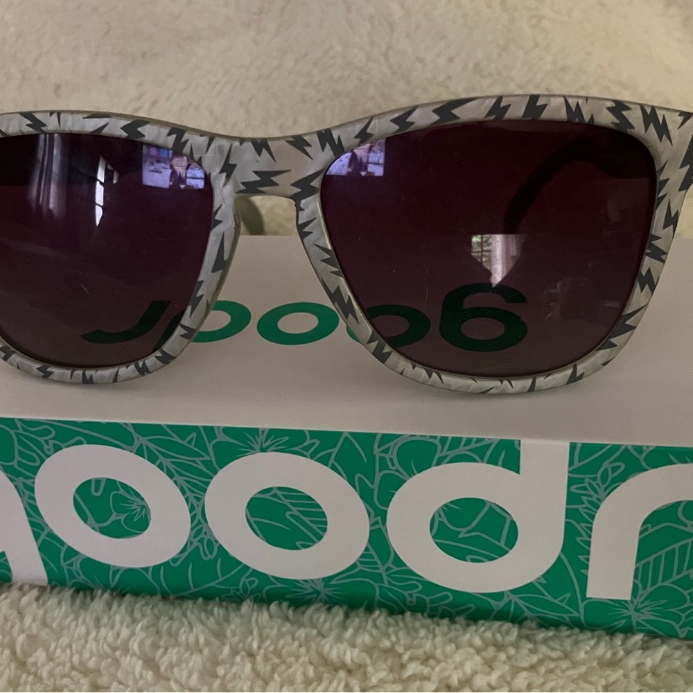 Gray Patterned Sunglasses